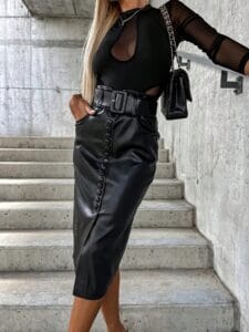 Elegant fitted midi skirt in faux leather