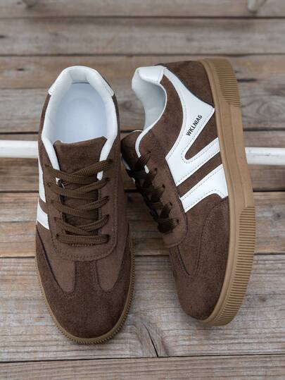 Casual Sneaker with Lace-up