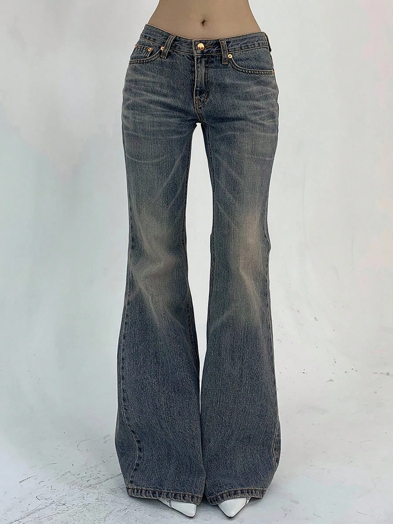 Flared jeans with front pockets